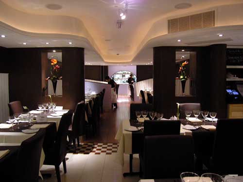 La décoration de restaurant par csi: Architecte intérieur.