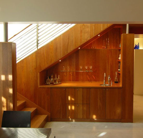 bar sous escalier