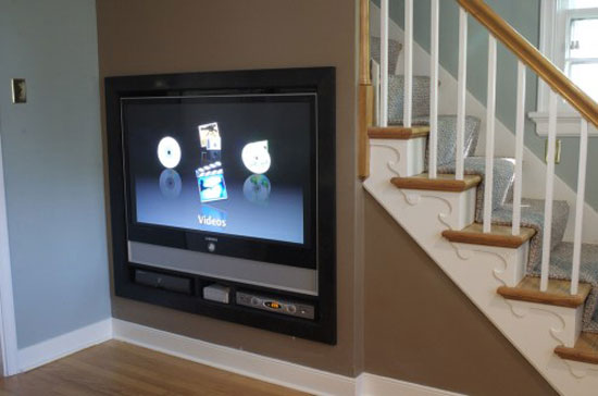 tele sous escalier